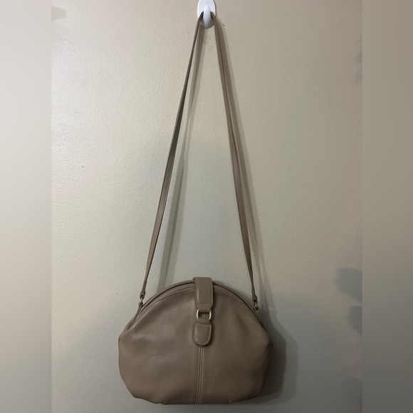 Vintage Coach Laurel Clam Shell - Picture 5 of 12